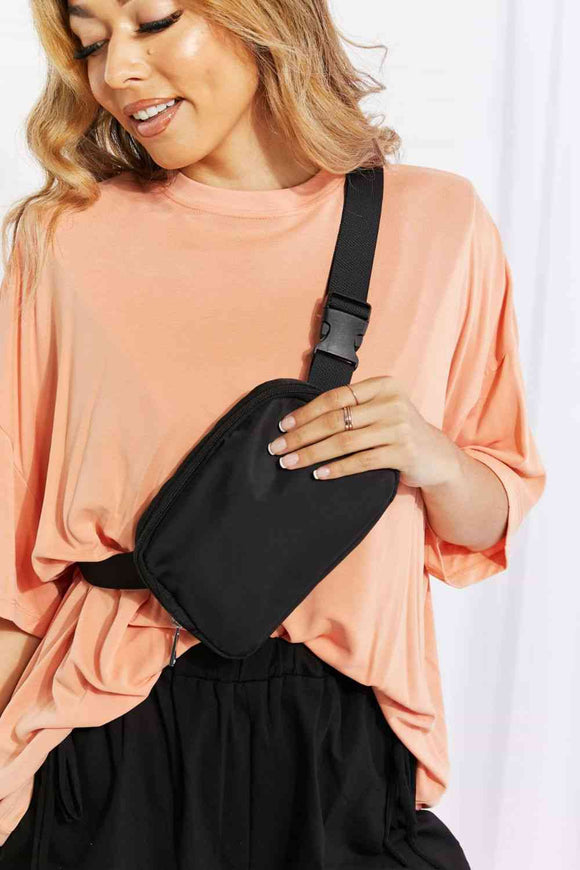 On the Go! Buckle Zip Closure Fanny Pack